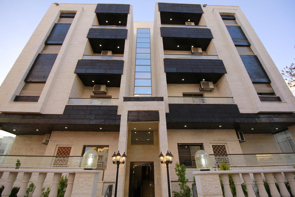 Aqarco Shmeisani Apartments Amman Exterior photo