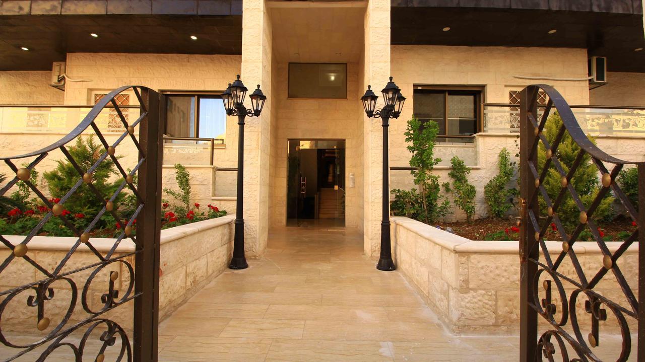 Aqarco Shmeisani Apartments Amman Exterior photo