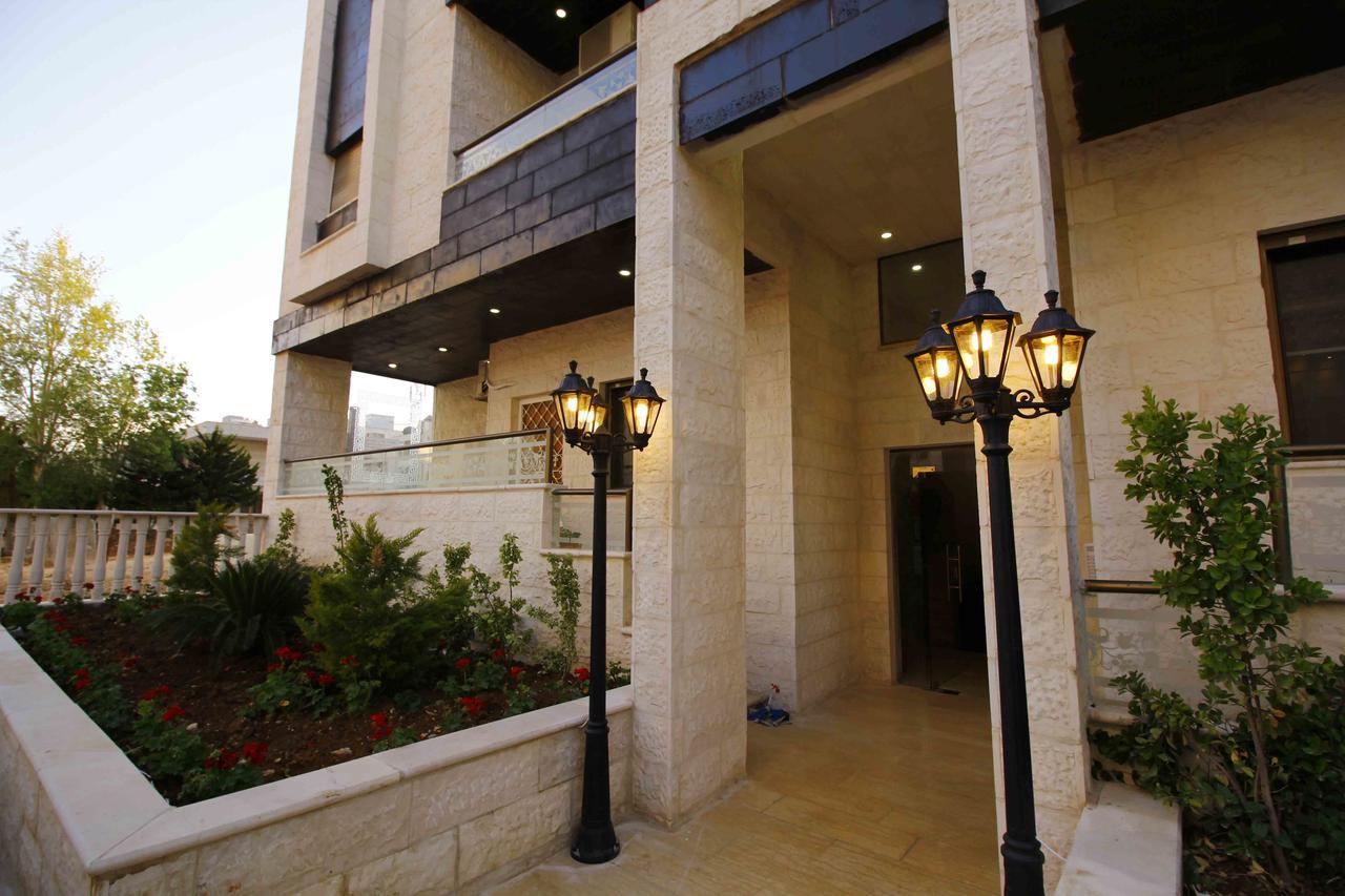 Aqarco Shmeisani Apartments Amman Exterior photo